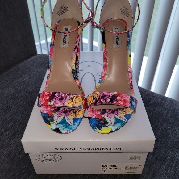 Steve Madden floral block heel sandals - Picture 2 of 7